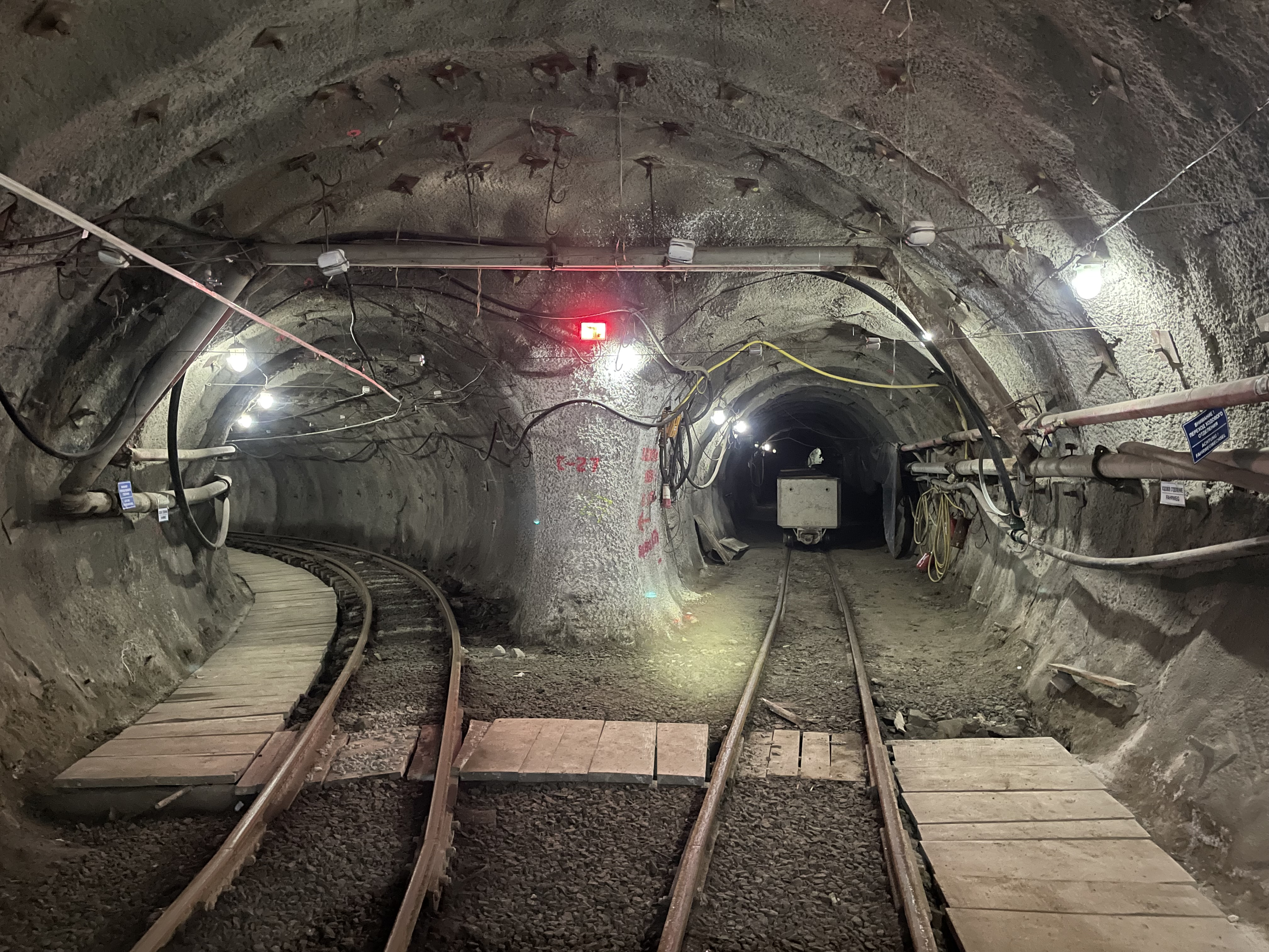 Streckenarbeiten am Schacht Chromtau von Schachtbau Kasachstan