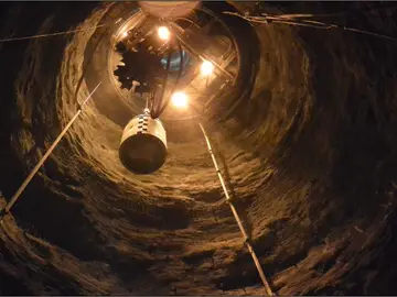 Рабочий полок для вертикальной проходки в Хромтау TOO ШАХТБАУ КАЗАХСТАН