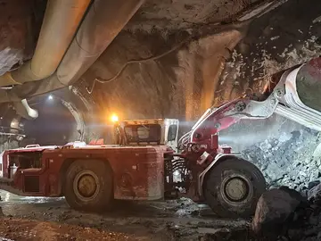  Auffahrung Schaufellader untertage in Chromtau Schachtbau Kasachstan